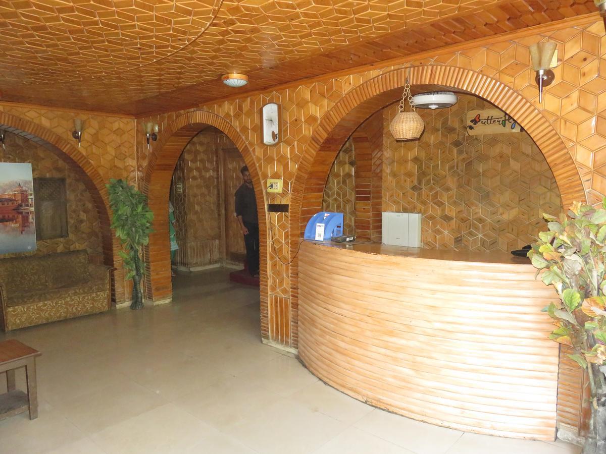Hotel Butterfly Srīnagar Exterior foto